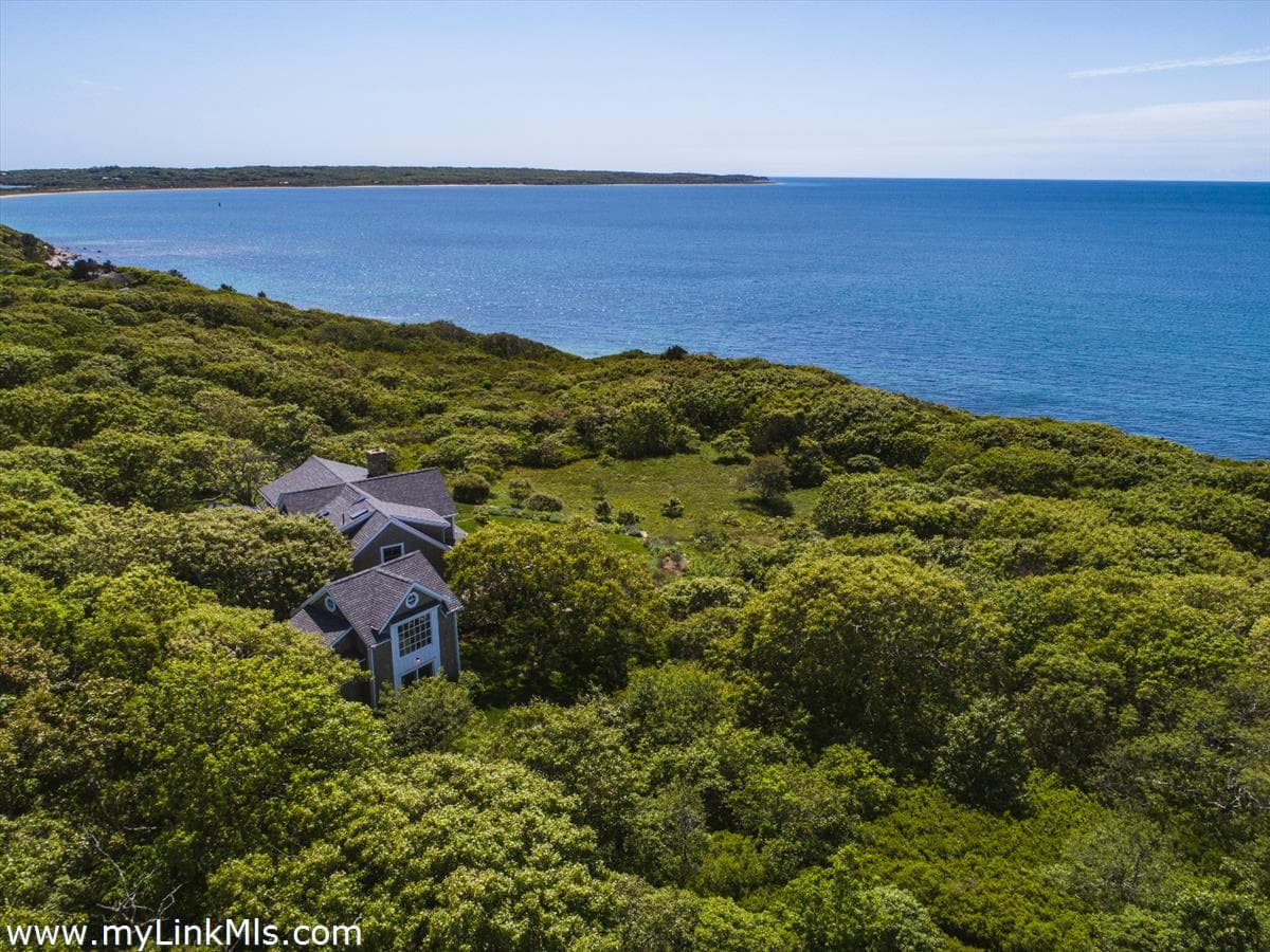 94 Menemsha Inn Road