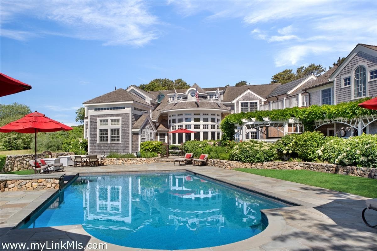 267 Farm Neck Way