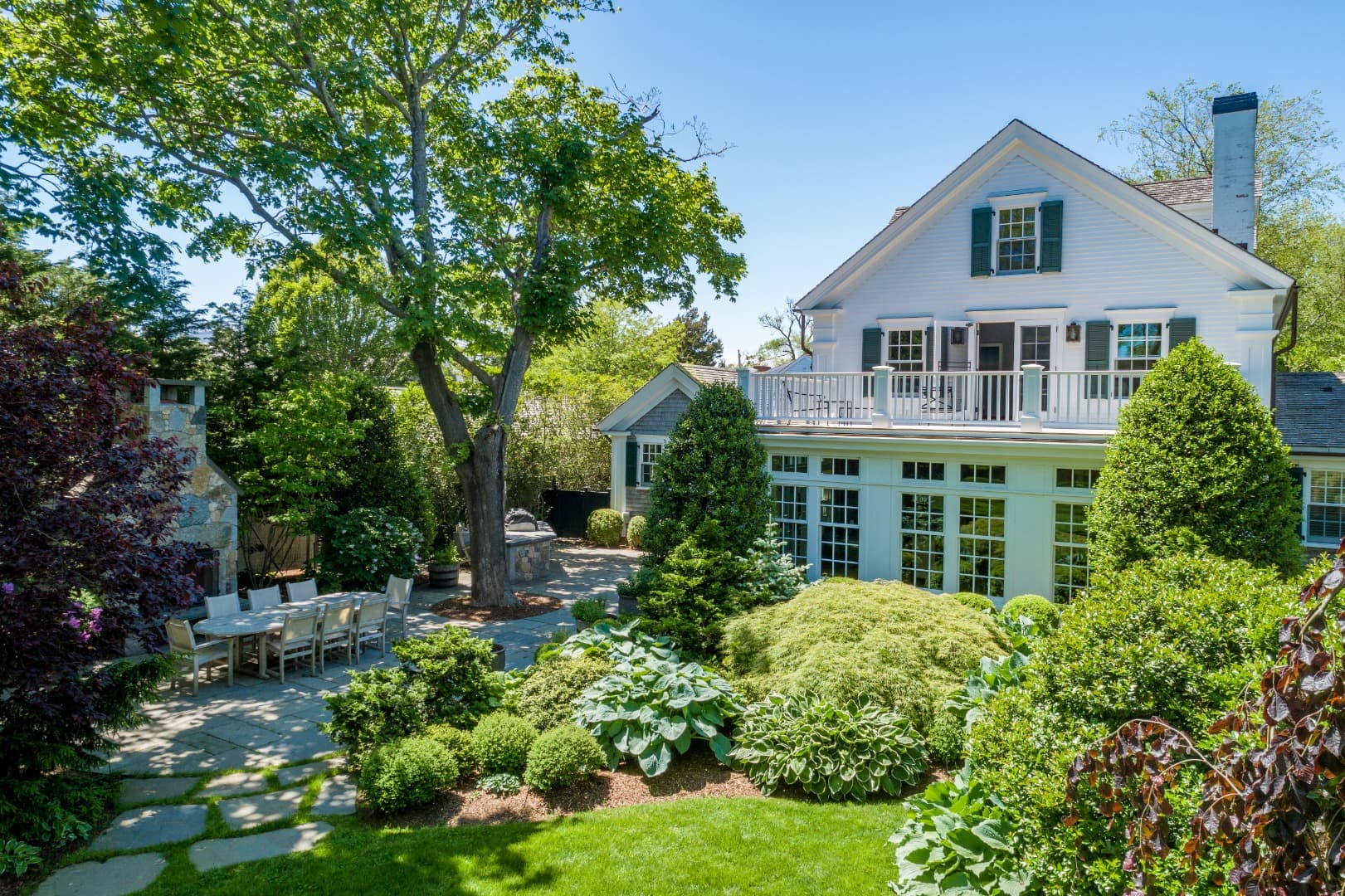 107 Peases Point Way North