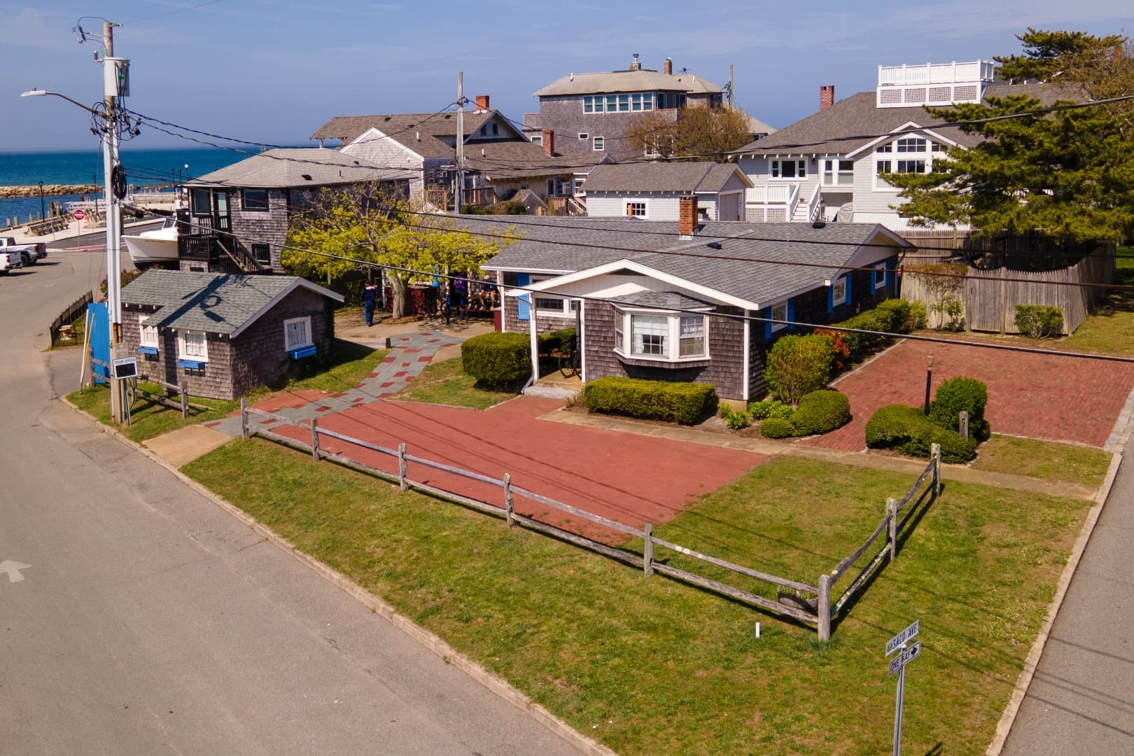23 Circuit Avenue Extension