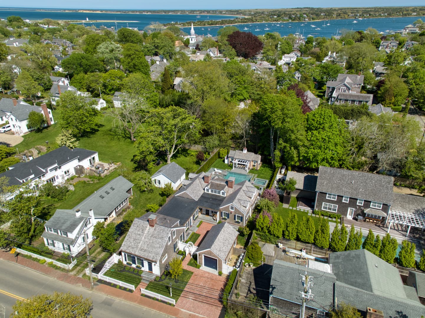 43 Peases Point Way South