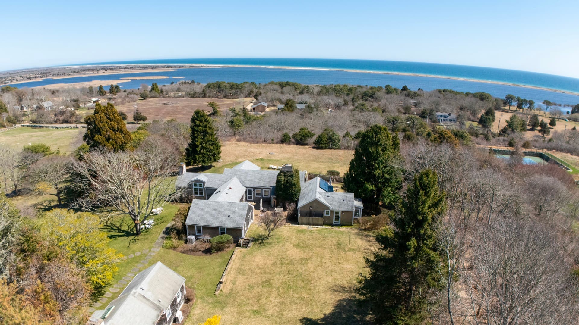 6 Wakeman Road