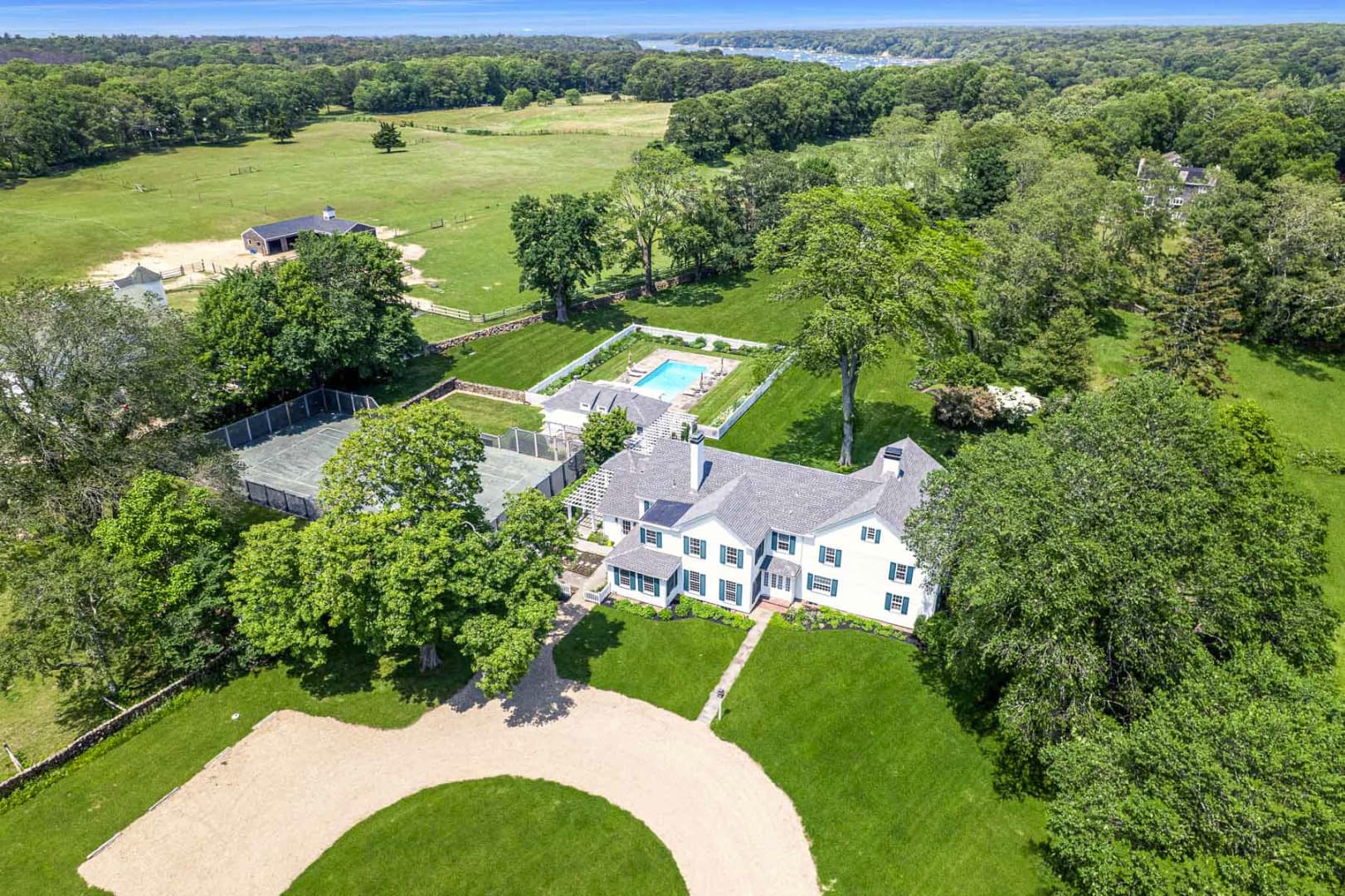 31 Lamberts Cove Road  & 0 Plum Cove Road