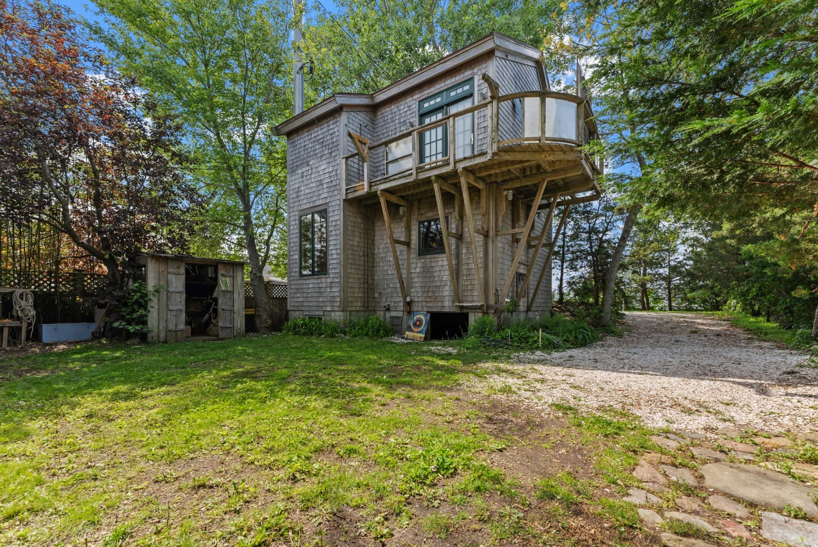 129 Beach Road/Commercial Studio