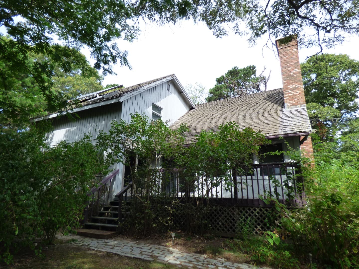 48 Brewster Avenue