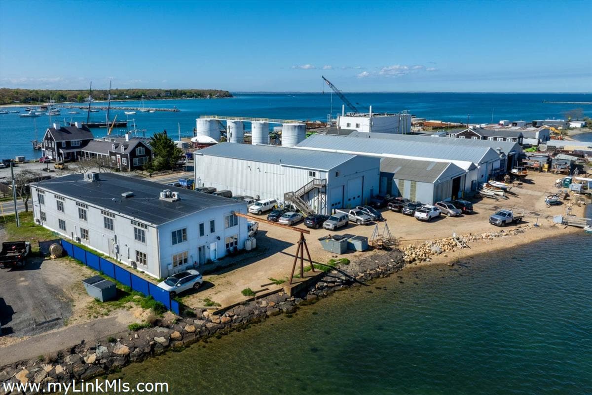 151 Beach Road