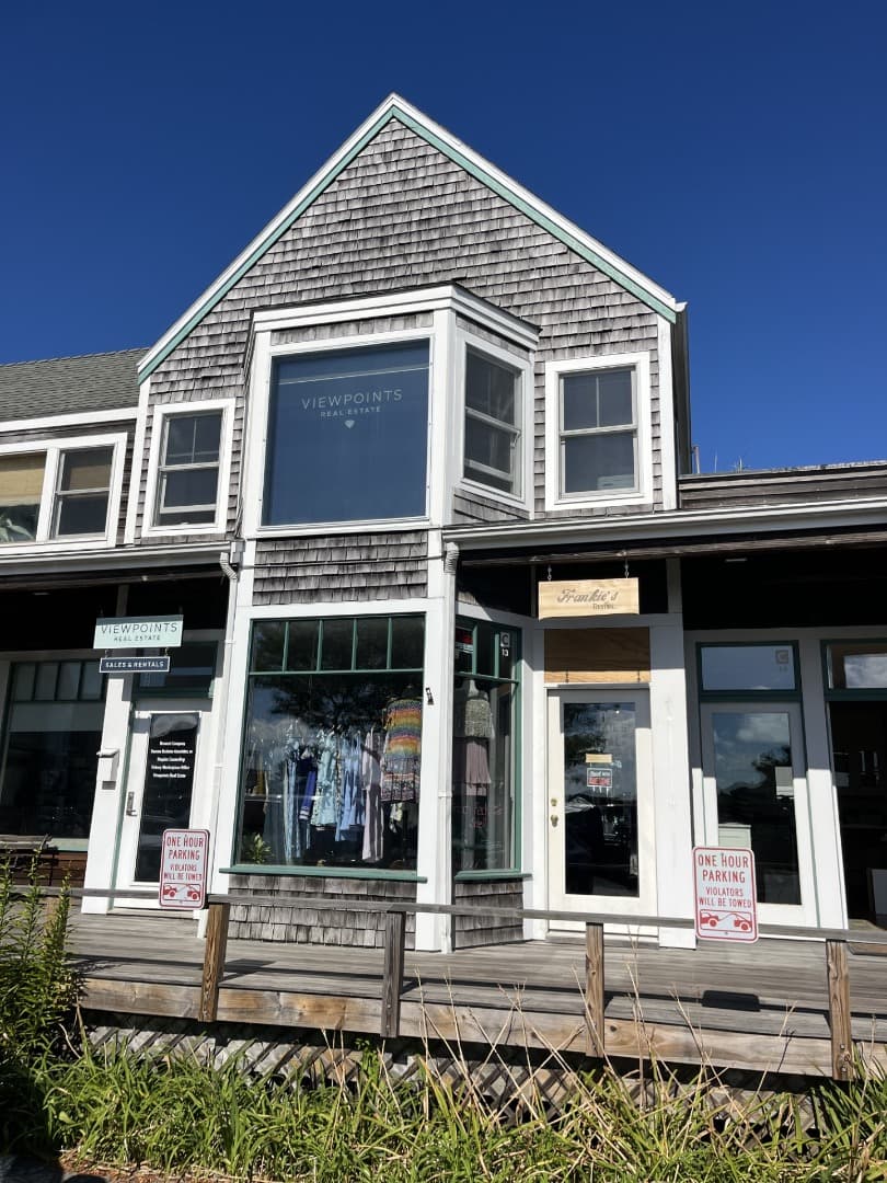 79 Beach Road 9