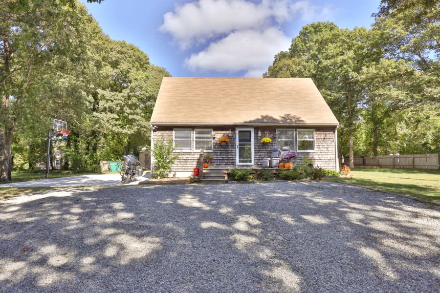 9 Bayview Avenue