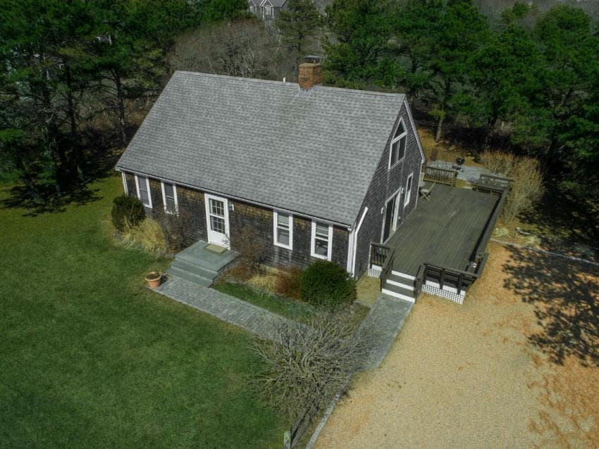 21 Schoolhouse Road