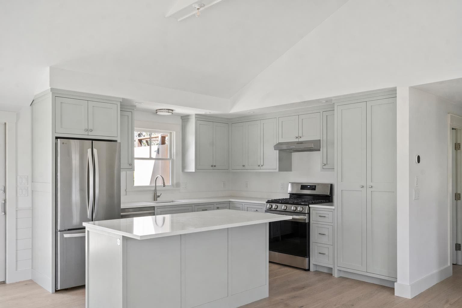 Residential Property Image/jpeg #4