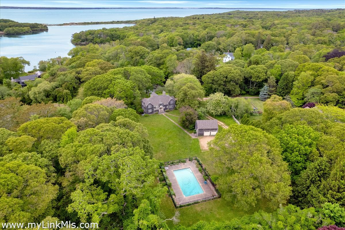 20 James Pond Way