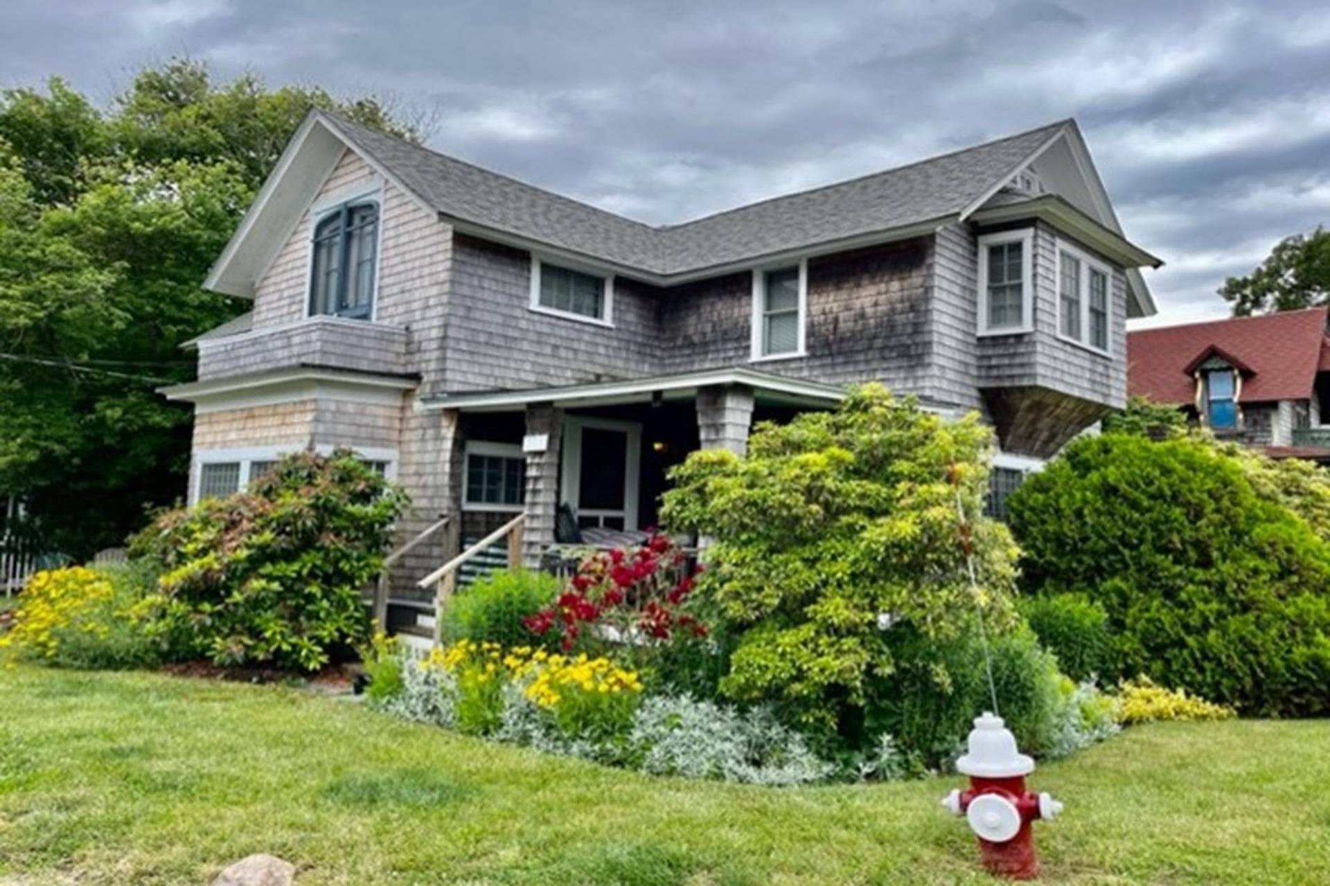 House on 14 Naumkeag Avenue in Oak Bluffs