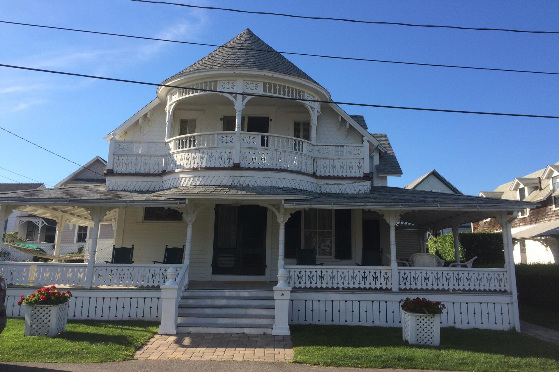 House on 9 Pequot Avenue in Oak Bluffs